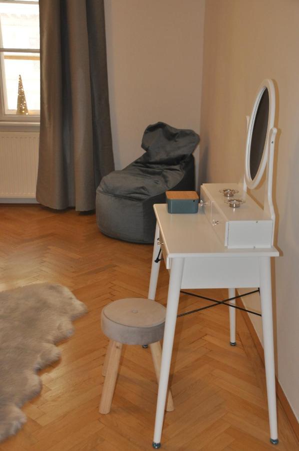 Wunderschone Altbauwohnung In Zentraler Lage Wien Екстериор снимка