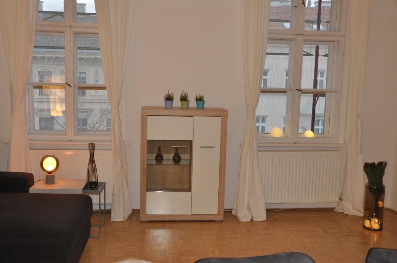 Wunderschone Altbauwohnung In Zentraler Lage Wien Екстериор снимка